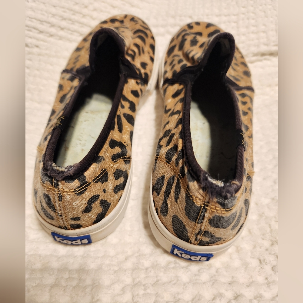 *offer* 🐆Size 9 Leopard Print Keds